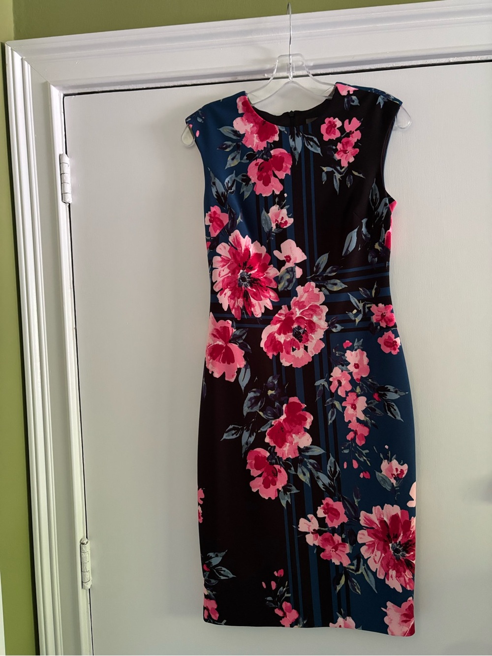 Vince Camuto Size 2 Floral Sheath Dress in Navy with Pink Blooms EUC